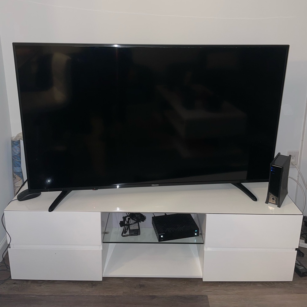 TV console, matching coffee table, 2 matching lamps and 2 side tables
